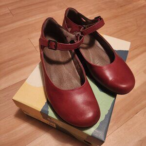 Earth Alder Dalma Mary Jane